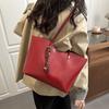 Retro Minimalist Single Shoulder Bag For Women With Large Capacity And Magnetic Closure For Daily Use