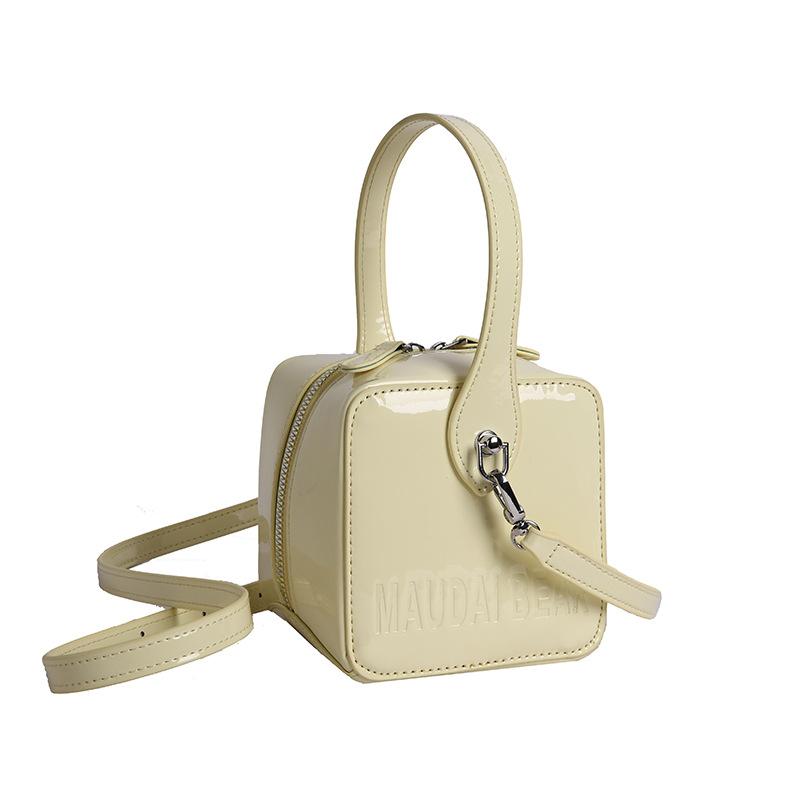

Small square bag, fashionable shoulder bag, spring new personalized commuting, high-end messenger bag. жёлтый