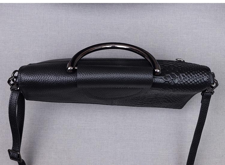 New Style Genuine Leather Women’s Clutch: 2026 First Layer Cowhide Crossbody, Fashionable Temperament for Banquet, Small Handbag.