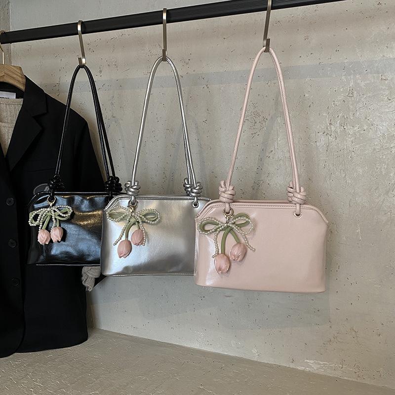 Silver Underarm Bag, A Delicate and Versatile Single-shoulder Bag for Women In Summer, A Fashionable and Super Popular Handbag