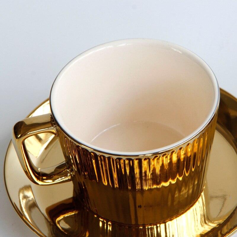Luxus horganyzott aranyozott kerámia kávéscsészék alátéttel Hotel Klub Étterem Cappuccino Latte Kávé Tejcsészék