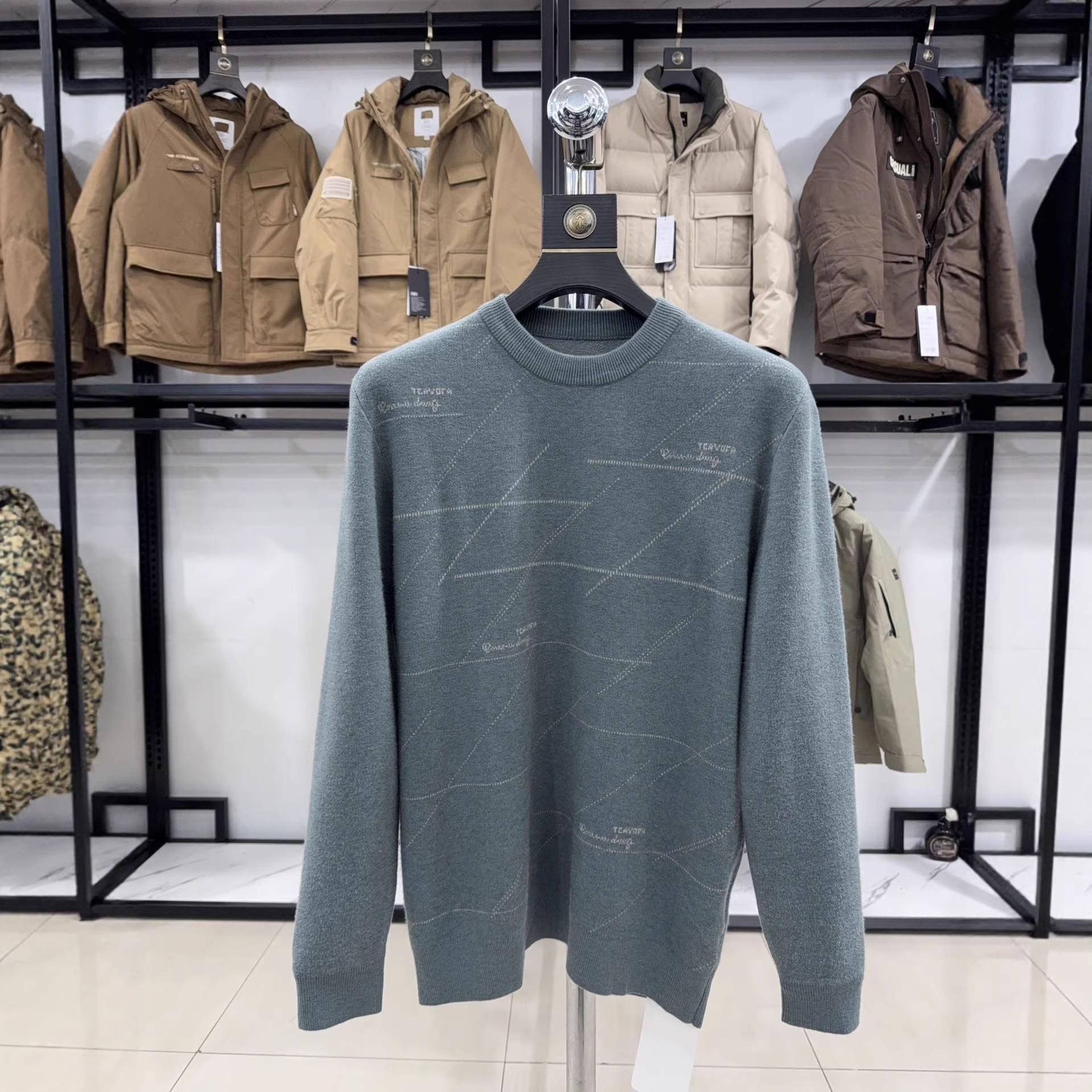 Yajia Casual Round Neck Jacquard Knit Warm Sweater - Long Sleeve 08ME001 Size 175: 120-135 lbs