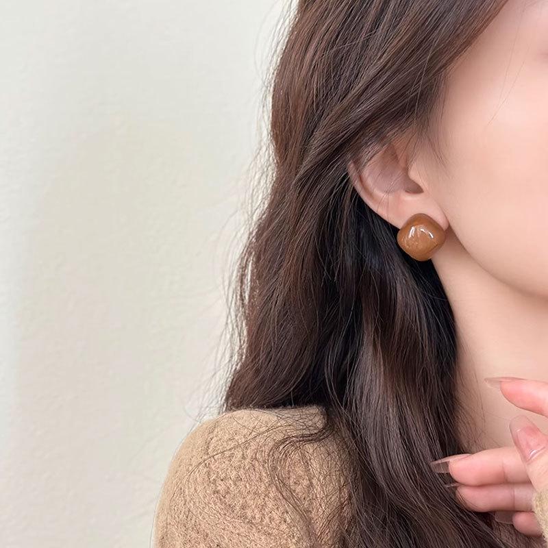 Kolor Maillard Kwadratowe Kolczyki Sztyfty dla Kobiet - Elegancki Styl Jesień/Zima 2023