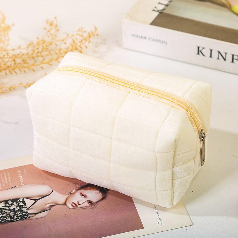 Plush Quilted Large-Capacity Travel Makeup Bag for Women - Cute Rectangular Cosmetic & Toiletry Organizer
