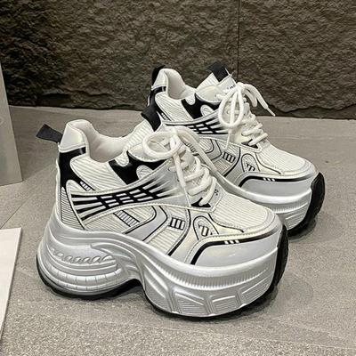 Жіноче взуття – Кросівки