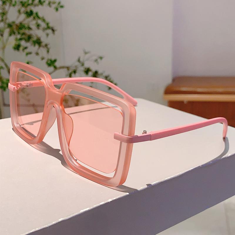 New in Fashion Brand Sunglasses Women Oversize Decor Pink Sun Glasses Candy Color Ladies Shades for Beach Hiking