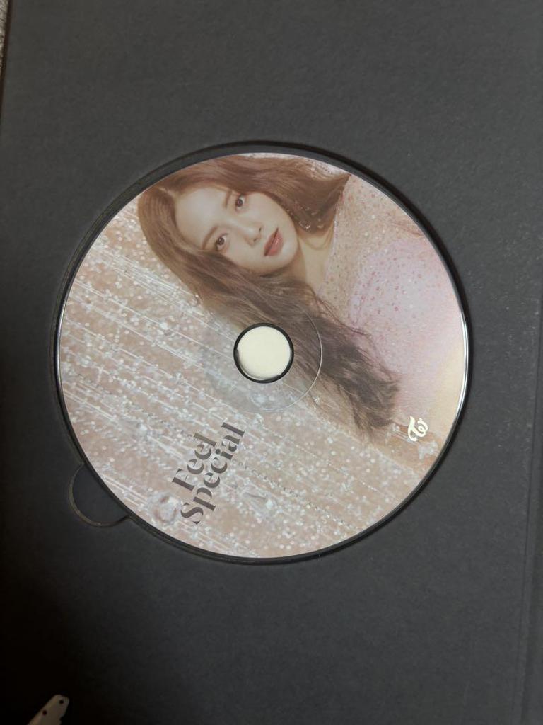 [USED] TWICE Feel Special Album