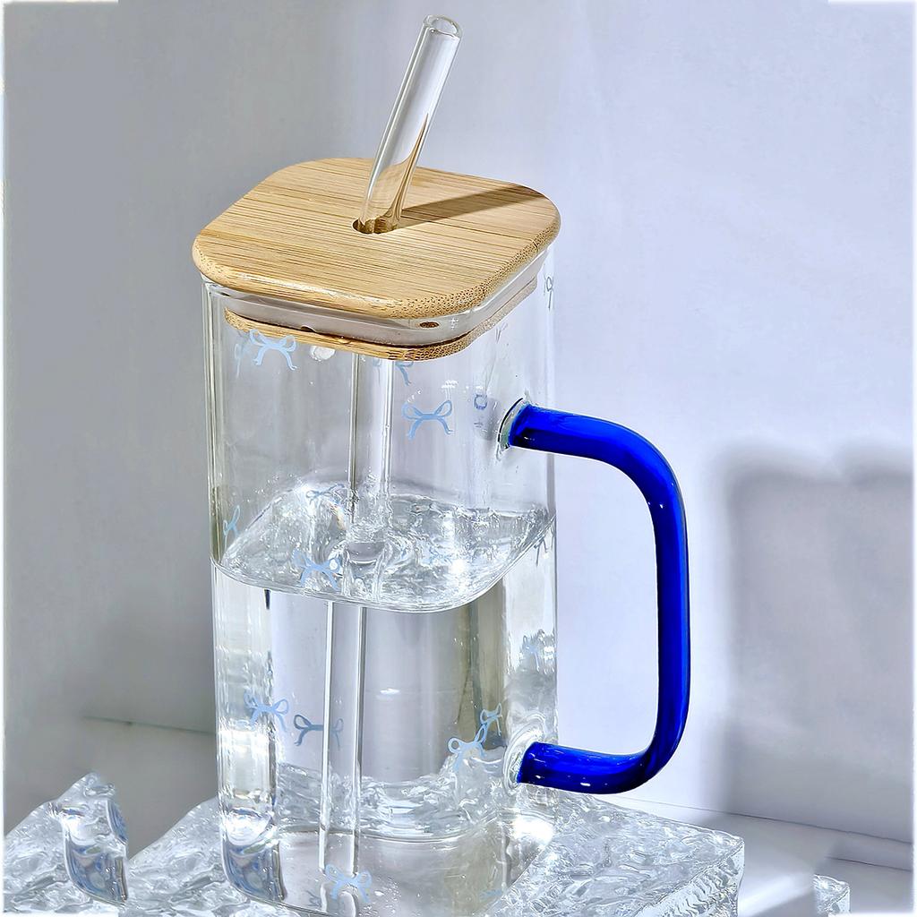 Jednoduchý módní skleněný pohár na vodu s bambusovým víčkem odolným vůči vysokým teplotám