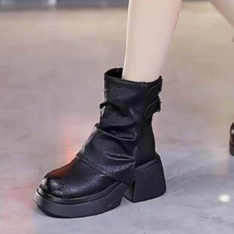 

Женские сапоги до середины икры, на толстом и высоком каблуке — универсальная обувь 35 чёрный