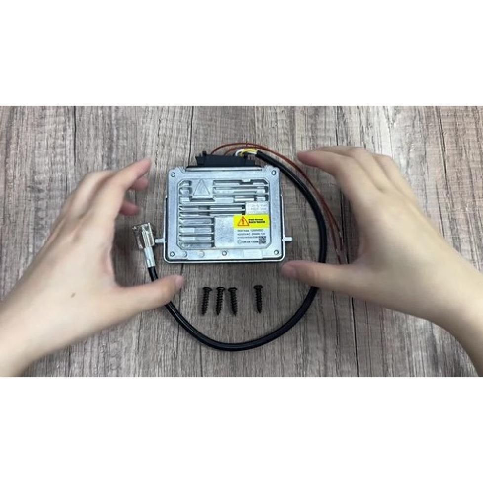 89089352 For 2013-2015 Maserati Quattroporte Xenon Headlight Ballast Module