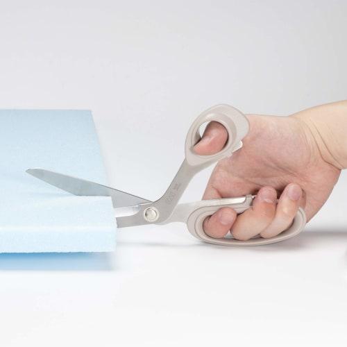 Kai Corporation 5230S Regular Size Cutting Scissors, Sharp and Durable, Made In Japan, Smoothly Cuts Thick and Thin Fabrics with High-Carbon Stainless