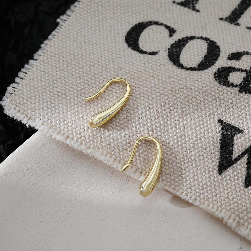 Temperament Minimalist water drop stud earrings Simple cold wind earrings Earrings that do not need to be removed when sleeping