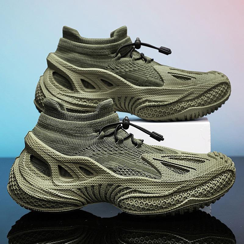 The New Men's Shoes for The Summer and Autumn of 2025 Feature Breathable Mesh and Personalized, Trendy Flying Woven Shoes