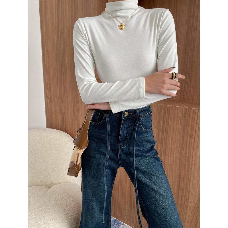 

Мягкий приталенный универсальный топ Sinan с полувысоким воротником SN6903 M белый