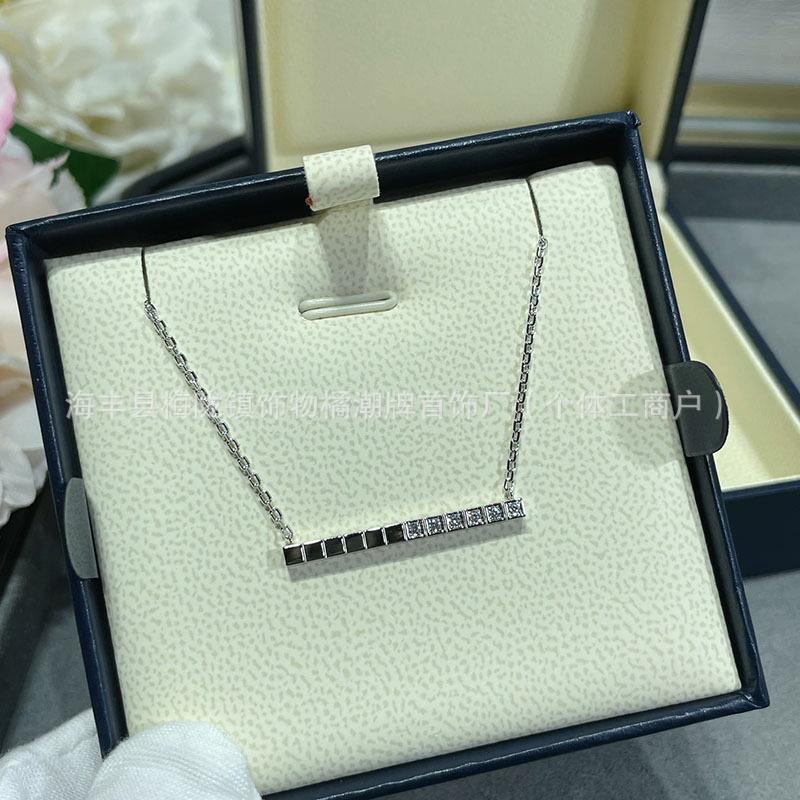 

Xiao s Luxury Diamond-Set Ice Cube Necklace - Geometric Square Pendant Clavicle Chain for Women