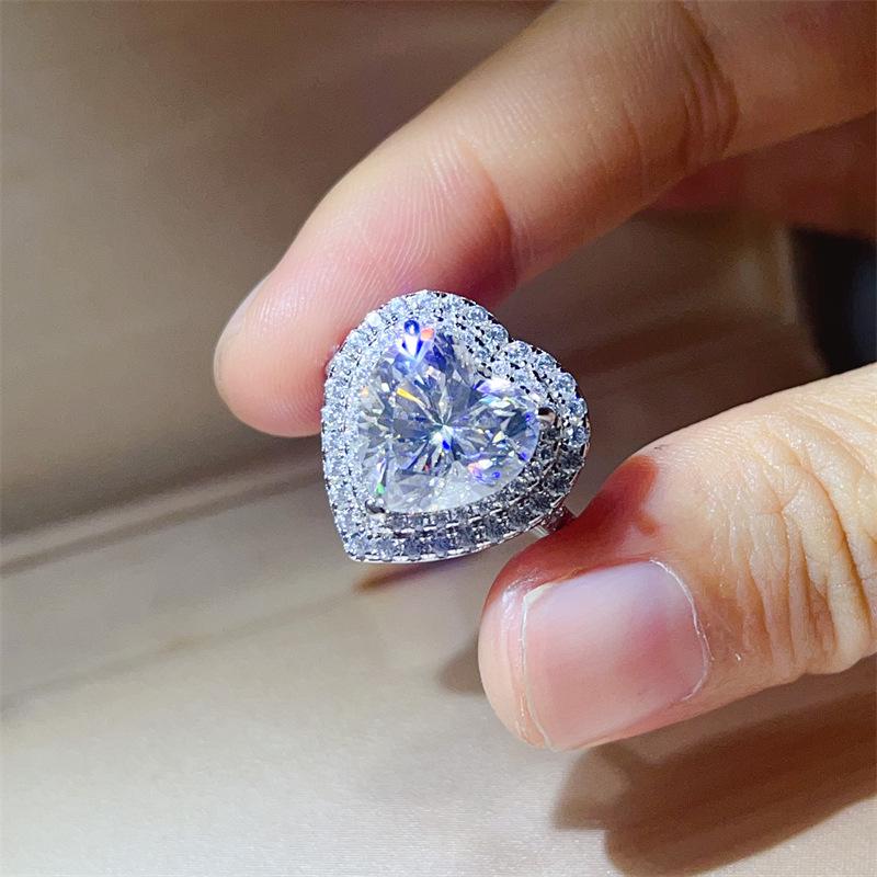 5-Carat D Color Heart-Shaped Moissanite Ring with Micro-Pave, Luxury Design for Women, European and American Style, Popular Exaggerated Diamond Ring.