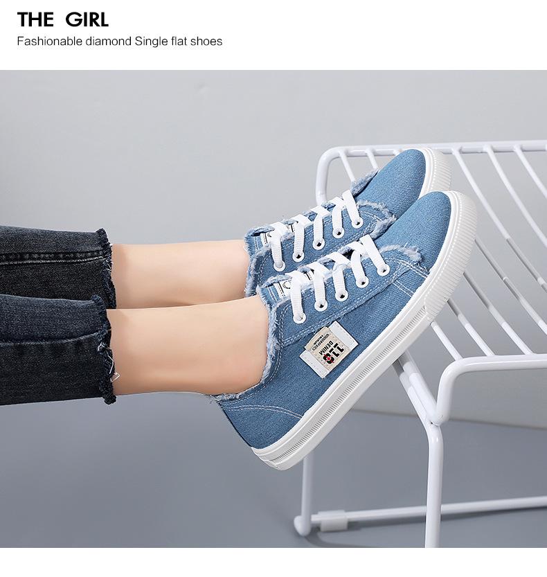 Women's Autumn Canvas Sneakers: White, Flat, Soft Sole, Plus Size, Versatile Fashion.