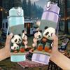 1PZ Gruppo Figure Panda Soffici 750ml Colore Plastica Borraccia Sportiva Tappo a Vite Flip-Top Anti-Goccia Per Sport Ufficio Uso Domestico