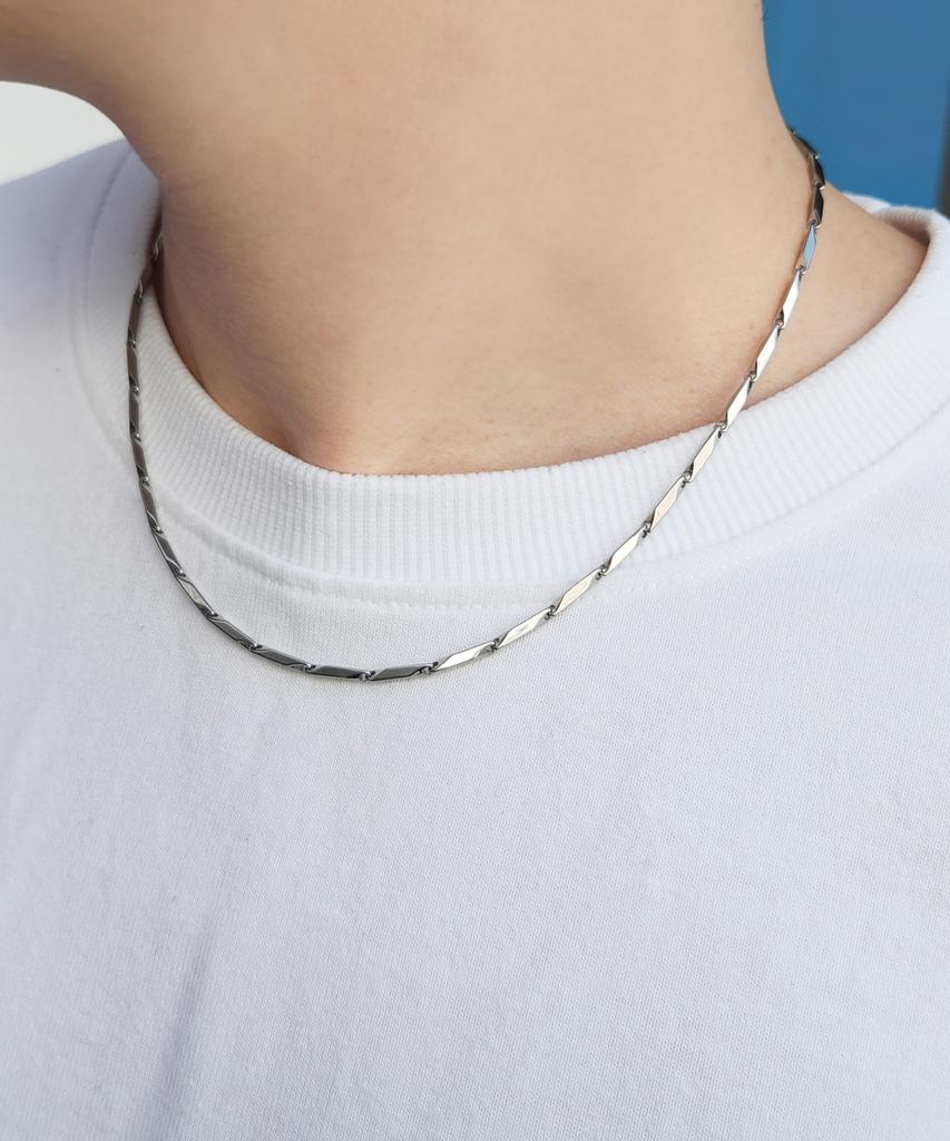 Acha Surgical Steel Leaf Chain Necklace _ Silver