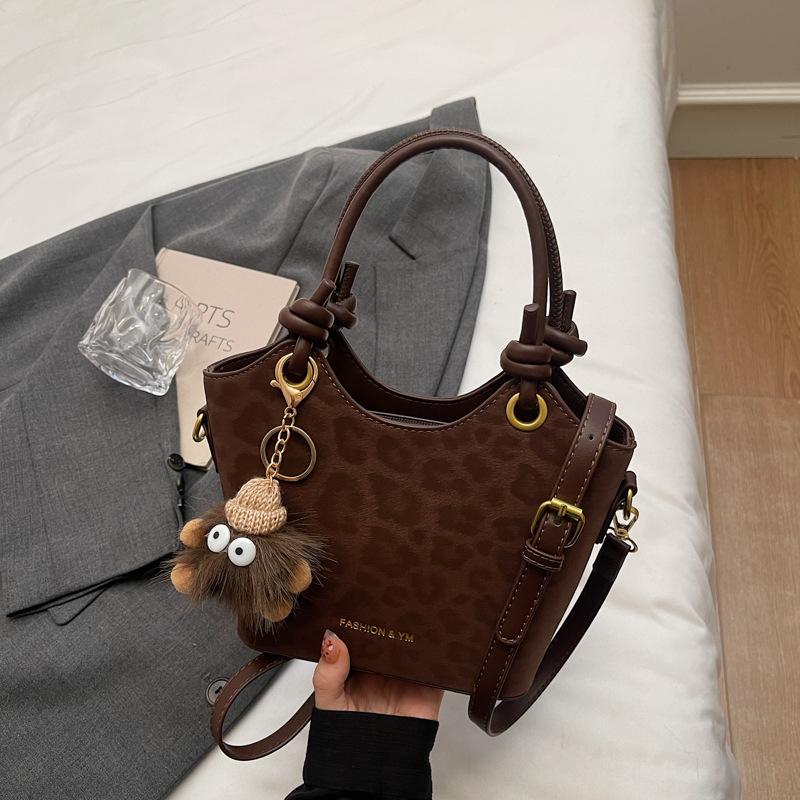 

Простая повседневная маленькая сумка женская 2025 осень новая модная сумка-ведро для поездок на работу ручная сумка иностранной текстуры сумка-мессенджер темно-коричневого