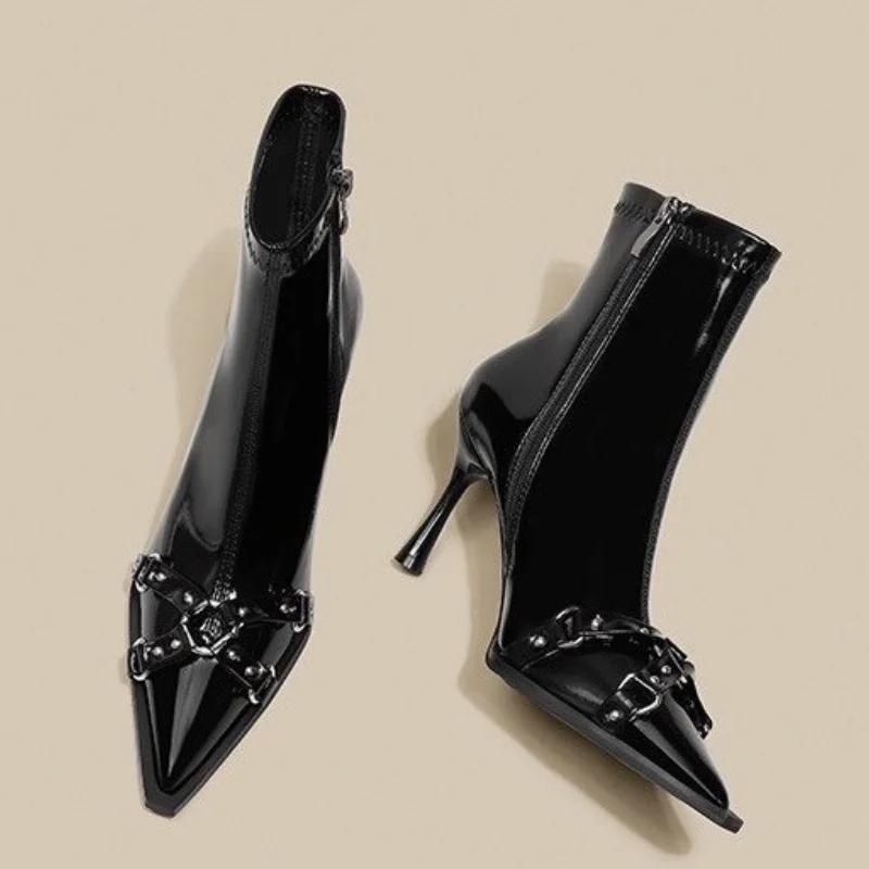 Mode Vrouwen Punk Hoge Hakken Schoenen Trend Chelsea Enkel Dames Laarzen 2025 Winter Nieuw Puntige Neus Naaldenhakken Mode Korte Botas Pumps