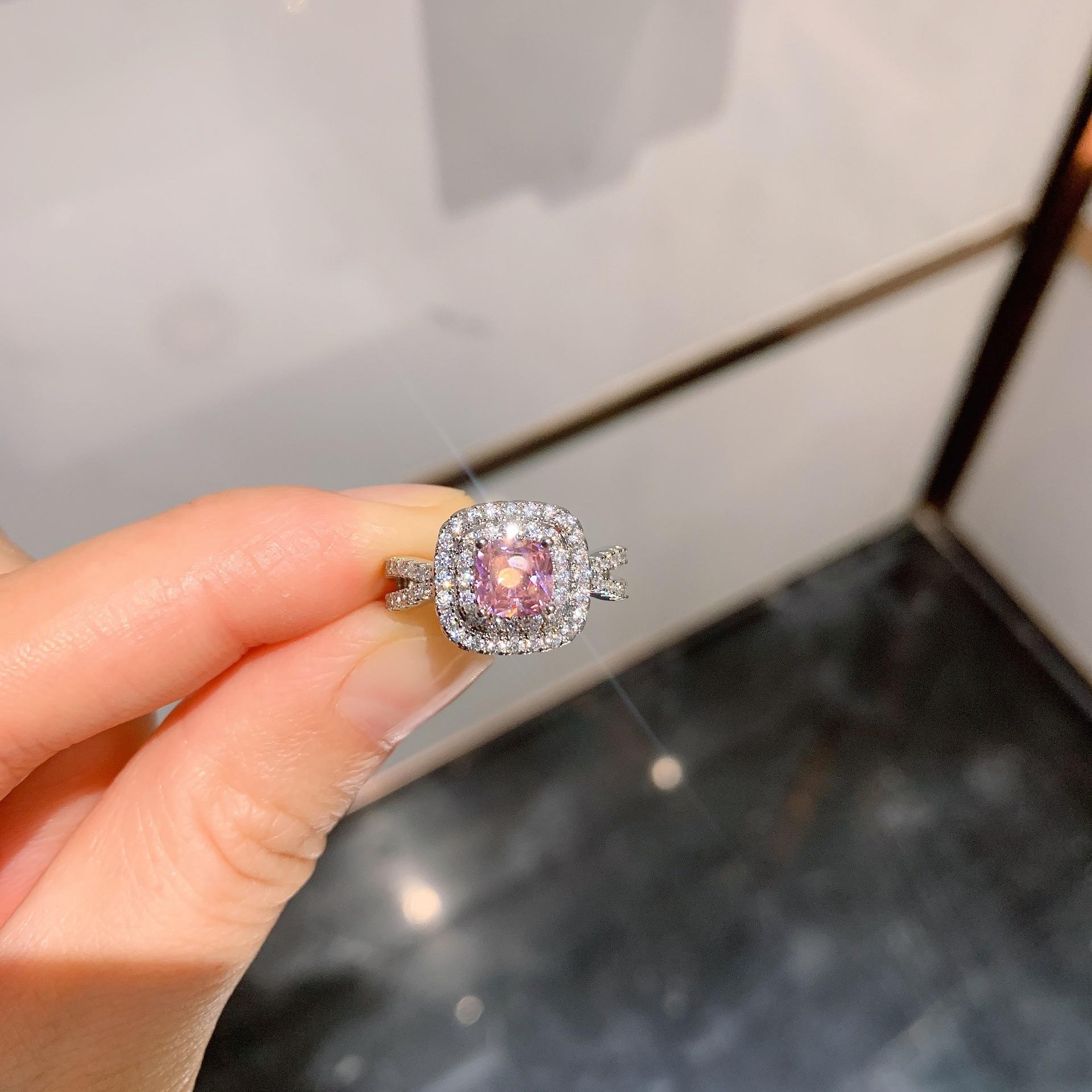 

Jewelry Xiaoqing Simulation Color Treasure Emerald Red Treasure Yellow Diamond Pink Diamond Ring opening adjustable