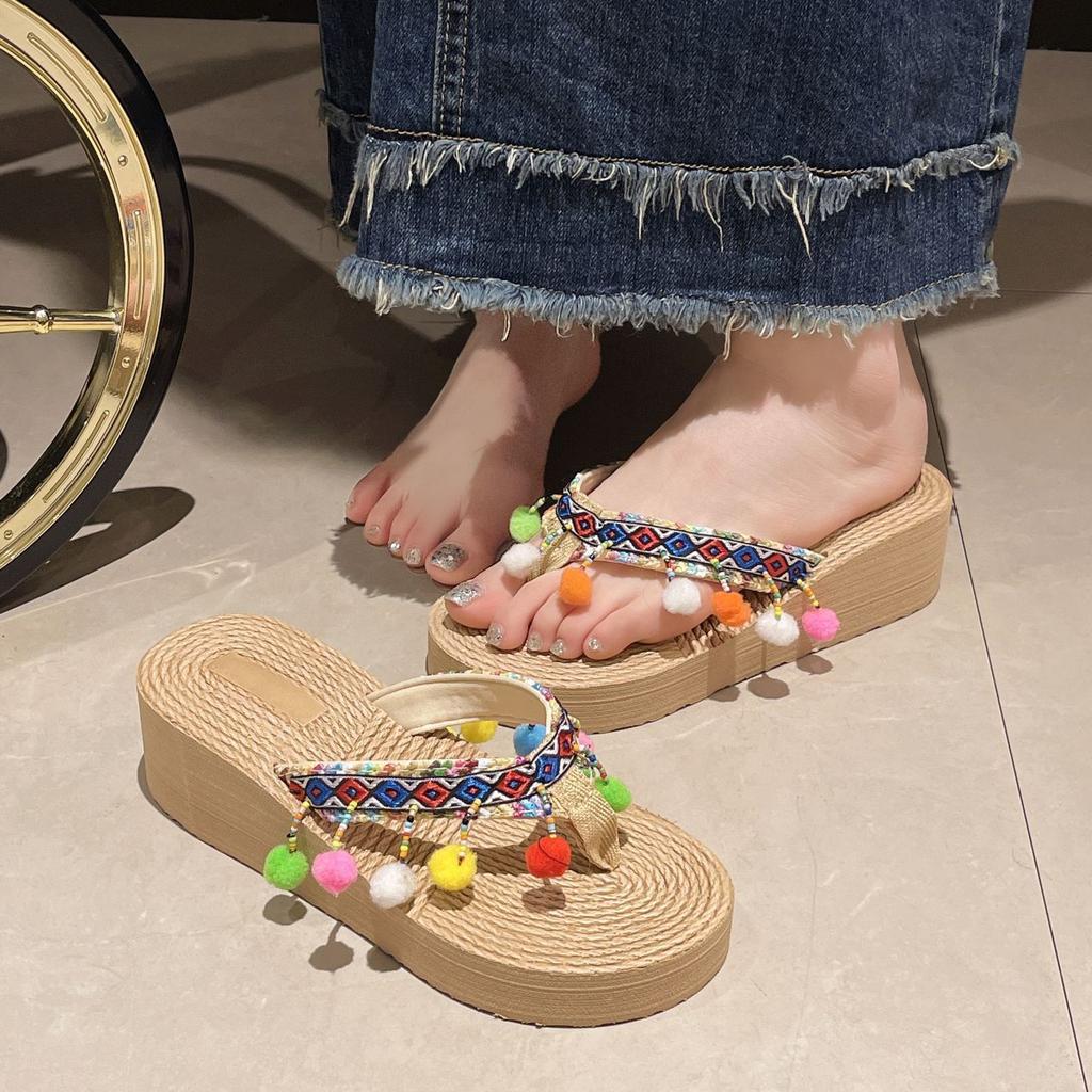 Cool Slippers Thick-soled Seaside Travel Vacation Wind Beach Shoes Women 2025 Summer Fashion Versatile Comfortable Flip-flops Women