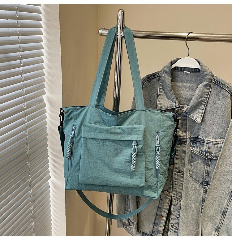 Casual Solid Color Nylon Tote Bag New Large-capacity Commuter Cloth Bag Simple and Lightweight Shoulder Messenger Bag