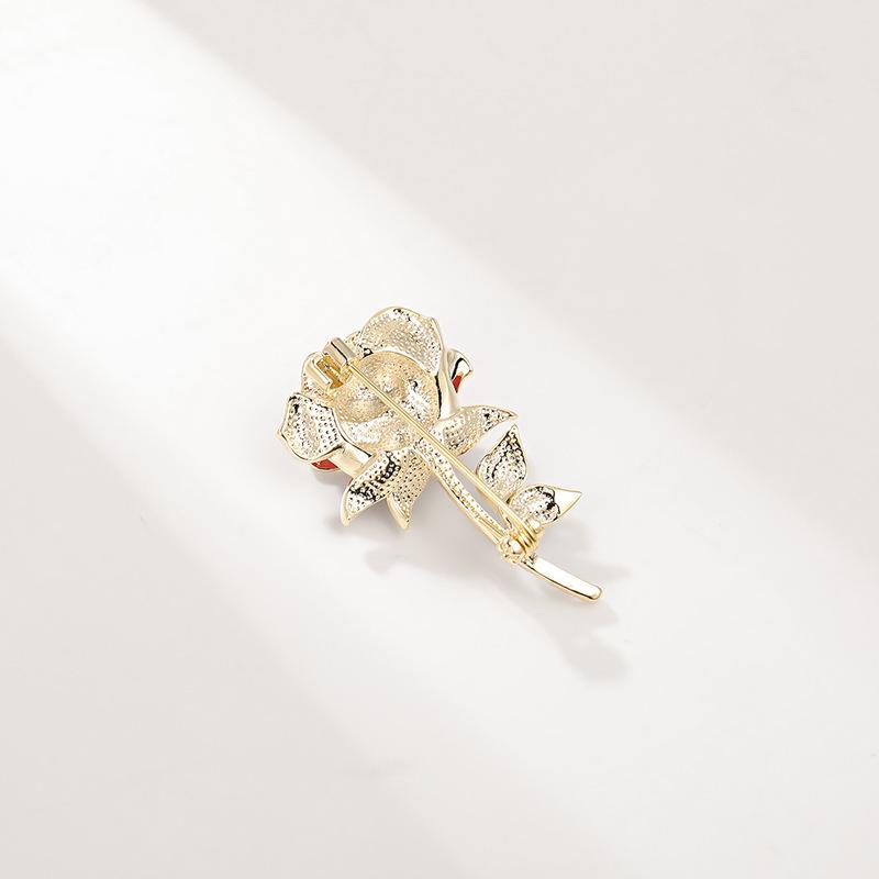 Bo Xin Yun Valentine's Day Rose Brooch: High-end Enamel Zirconia Floral Pin Corsage