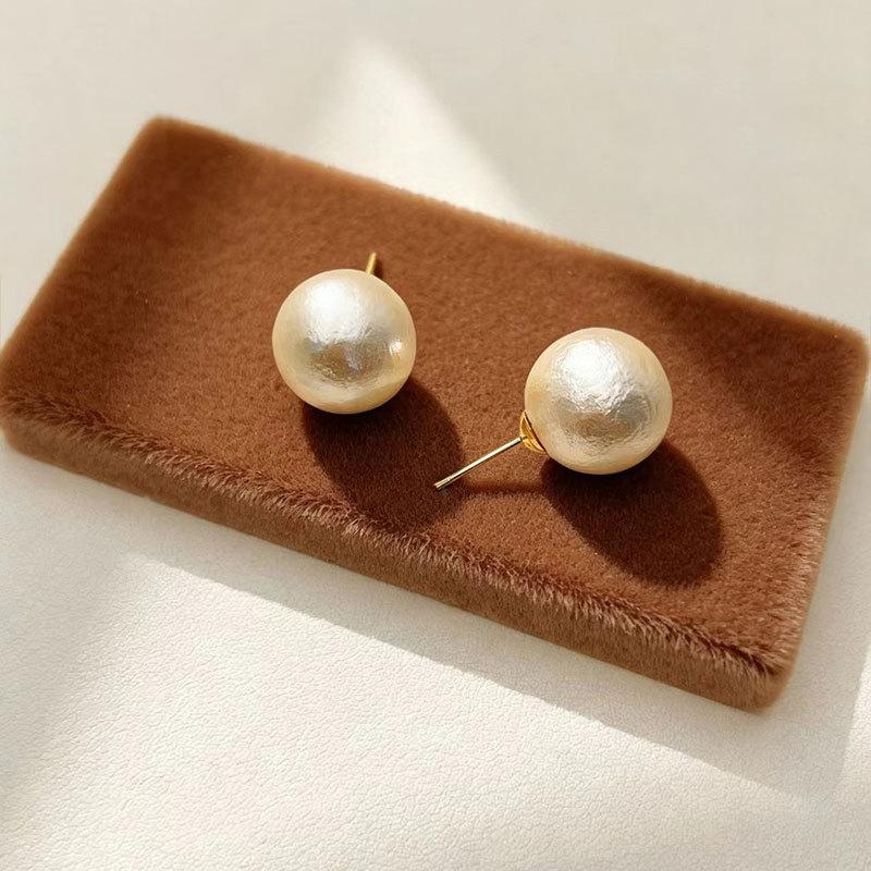 Hepburn Retro Cotton Big Pearl Stud Earrings Femininity Earrings French Light Luxury High-End Earrings