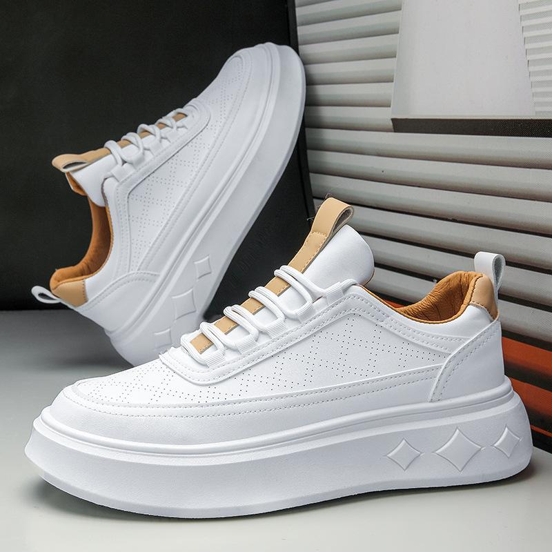 Mode 2024 Sommar Höst Hot Sale Tjock Sula Små Vita Skor Koreanska Andningsbara Sportskor Casual Boardskor Sneakers för Män