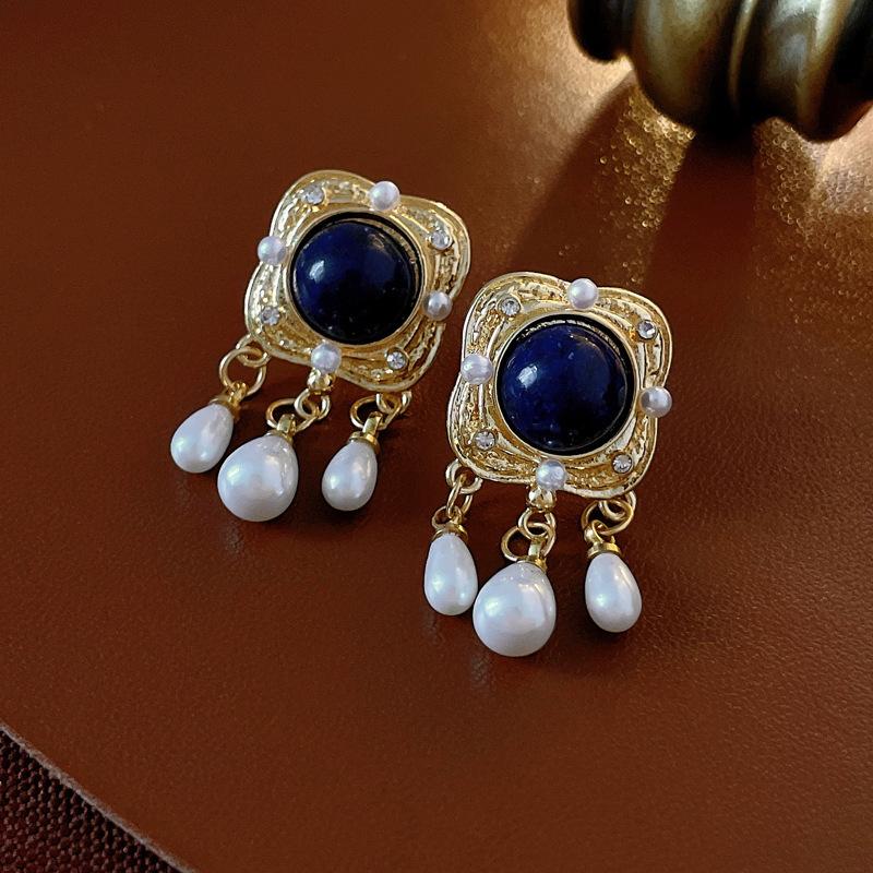 Medieval vintage earrings, court style niche high-end stud earrings Internet celebrity retro earrings jewelry women