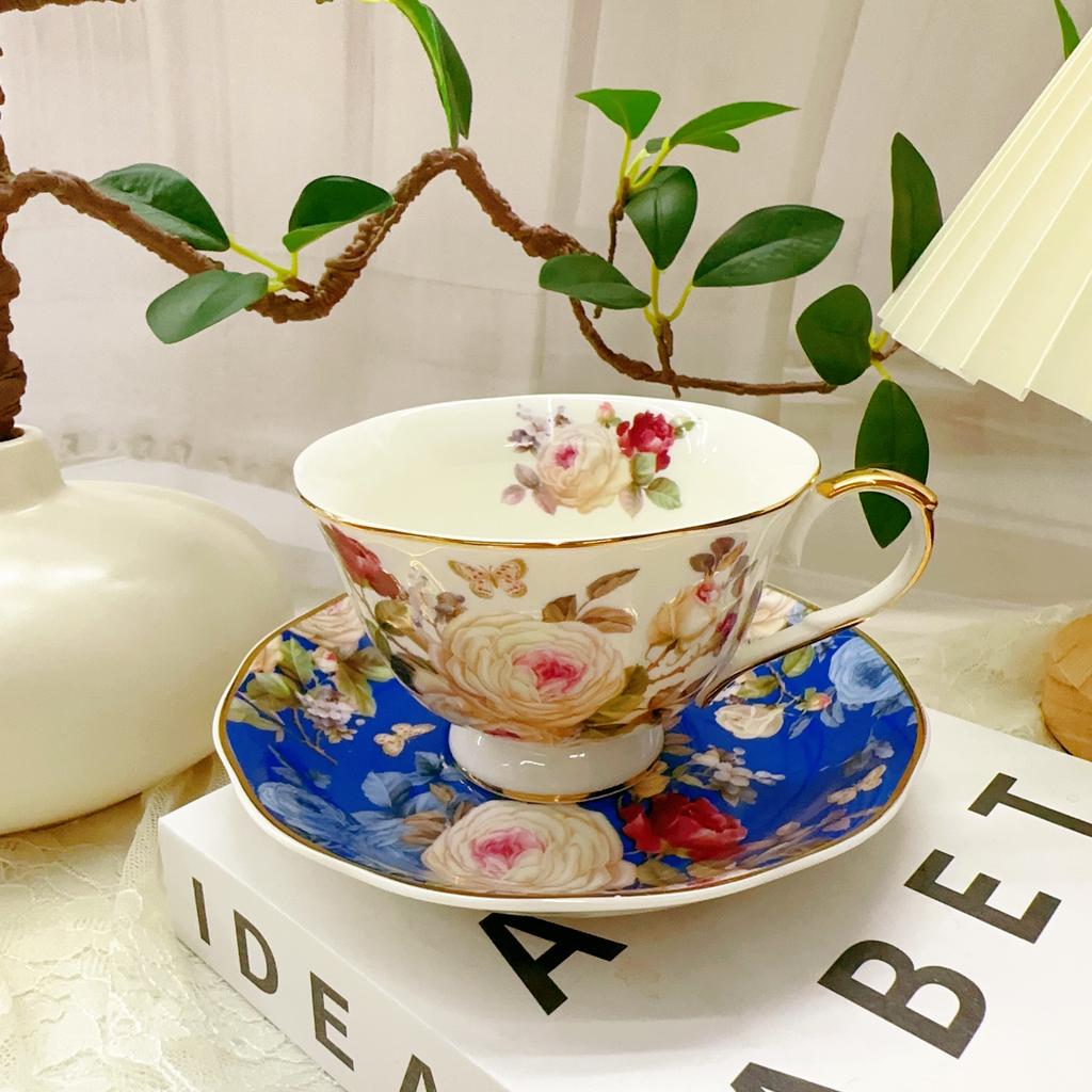 Tasse à café en céramique style européen exquise avec motif camélia, coffret cadeau pour le thé de l'après-midi, 240 ml