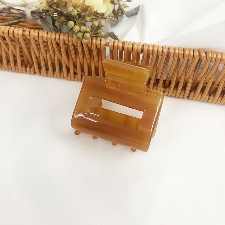 

Small Size Women Acetate Hair Claws Crab Clamps Square Hair Clip Charm Girls Barrette Hairpin Hair Styling Tool Hair Accessories