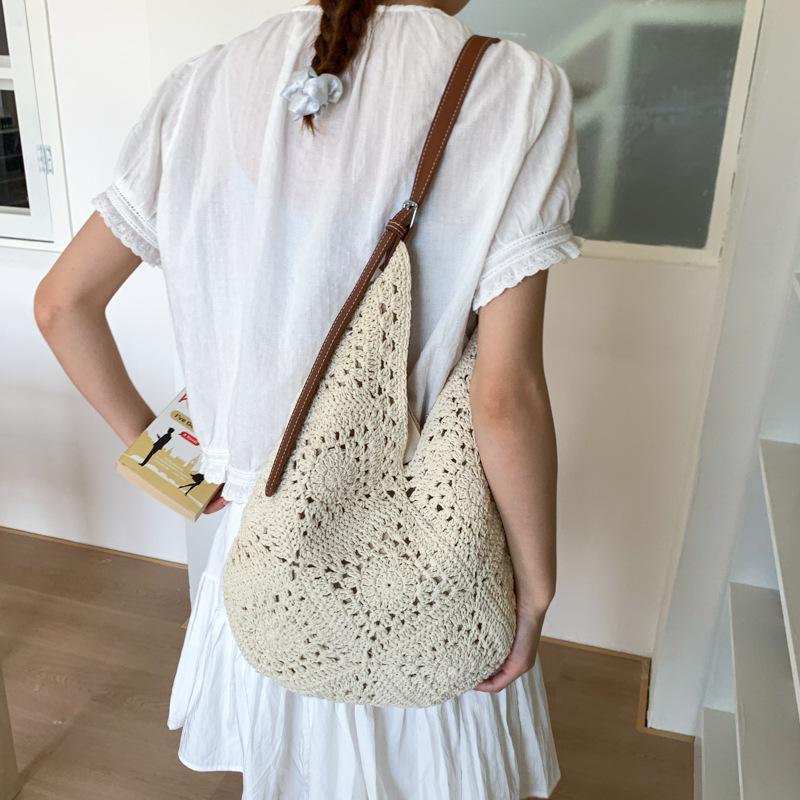 Beach Vacation Bag Women's New Casual Commuting Large-capacity Shoulder Bag