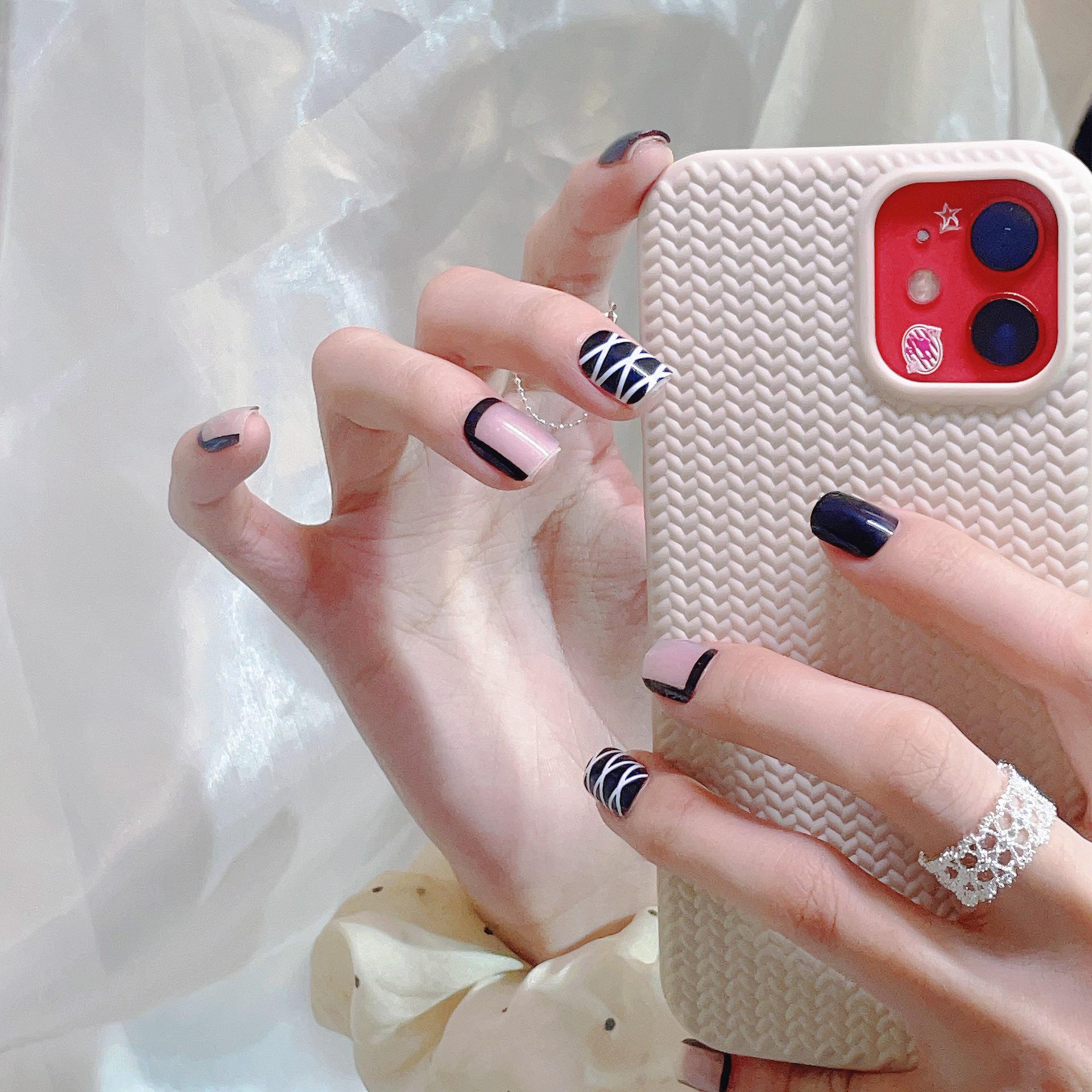 

2024 Short Black Nail Patches: Removable, Wearable, Stylish Whitening Nail Pieces