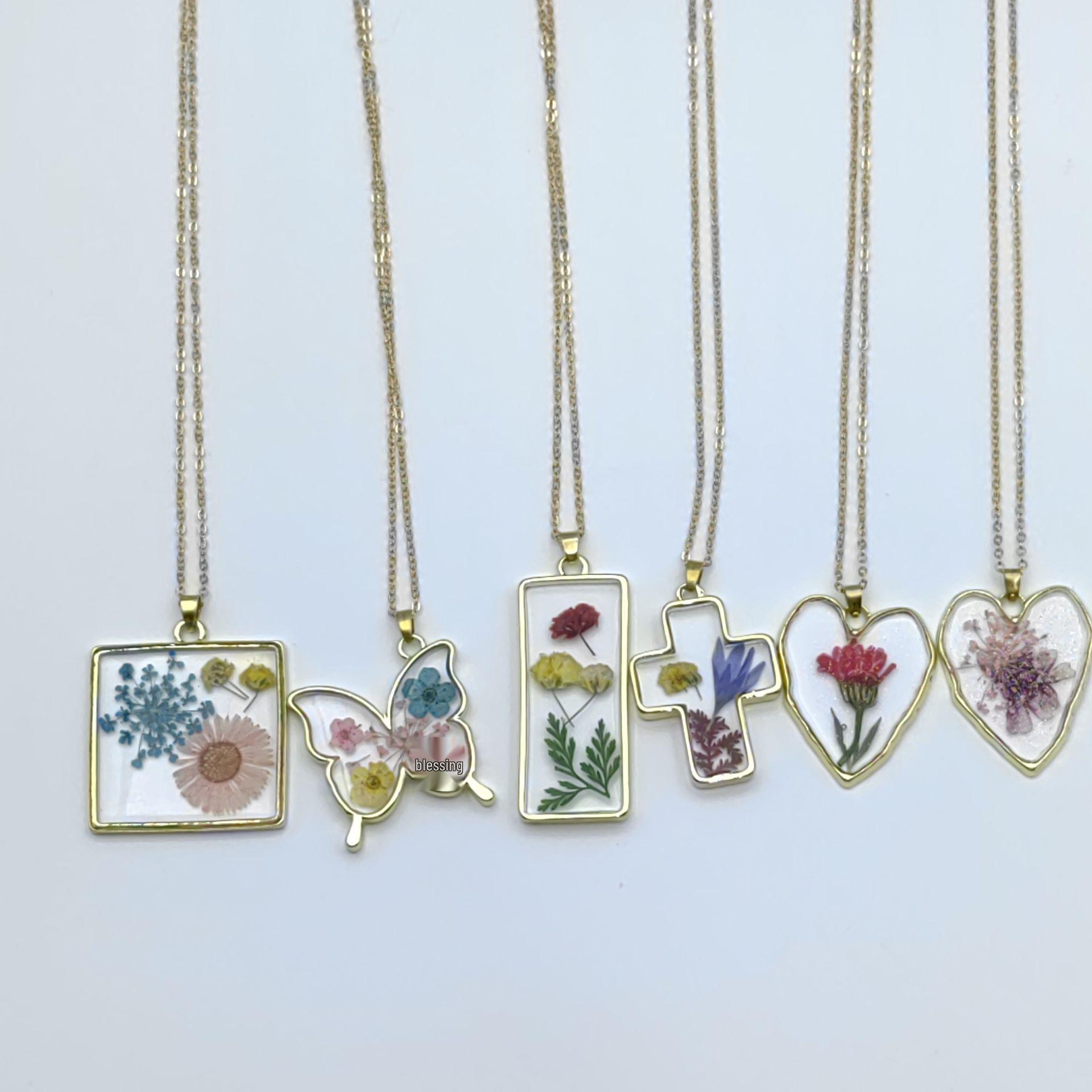 

Trendy Cross-Border Dried Flower & Butterfly Pendant Necklace, Eternal Summer Fashion