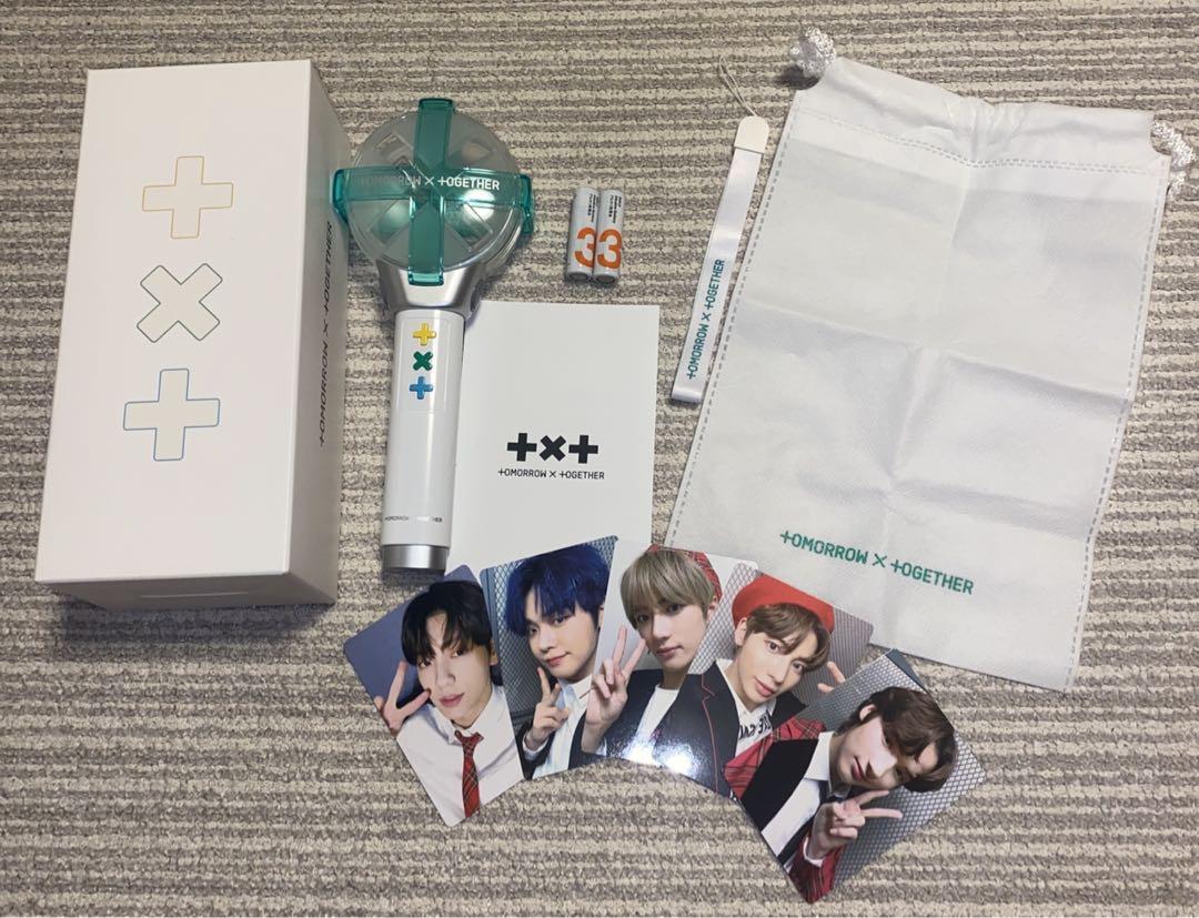 

[USED] TXT official light stick MOA stick + one polaroid photo included with the price