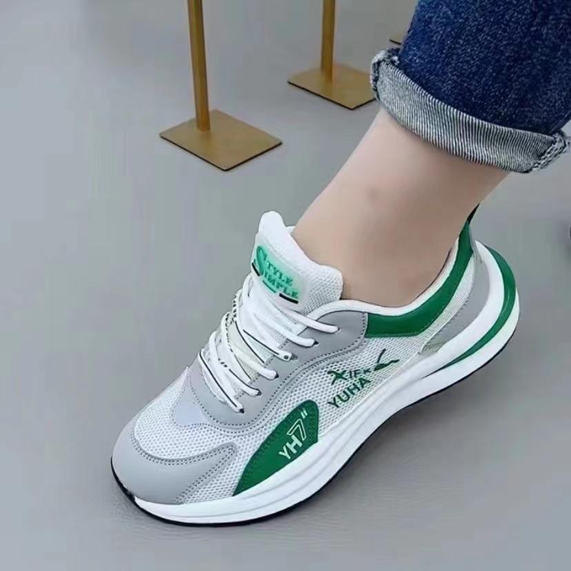 Mesh sports and leisure shoes 2025 new Korean version of fly-woven breathable soft-soled dad shoes foreign trade women's shoes