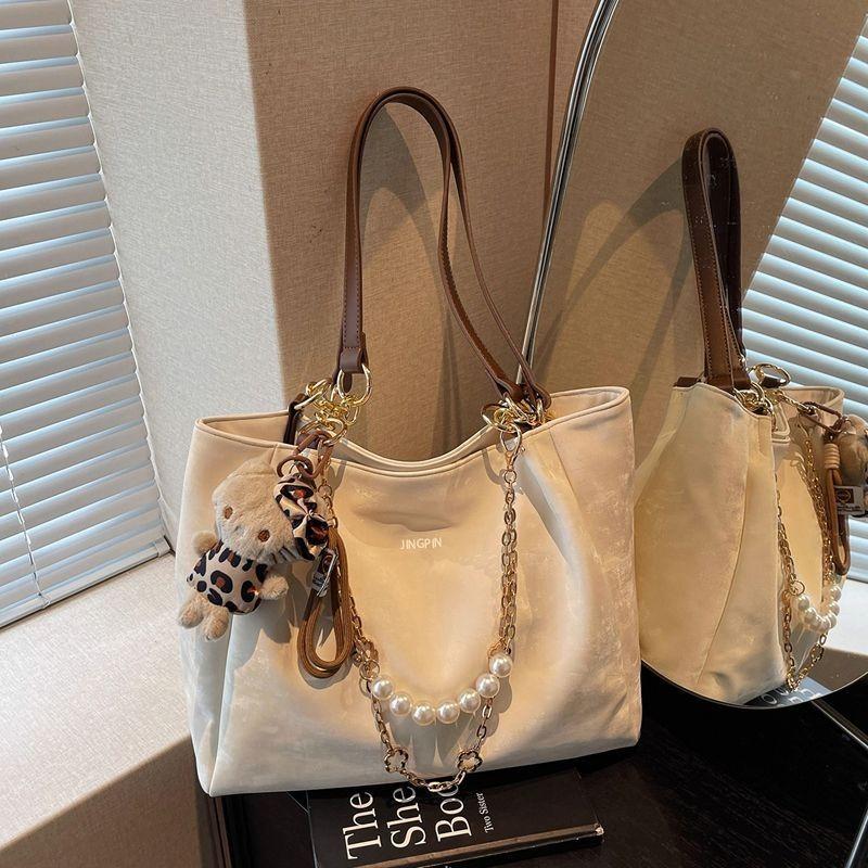 Women's Bag New Versatile Commuter Texture Pearl Chain Large Capacity Casual Shoulder Tote Bag