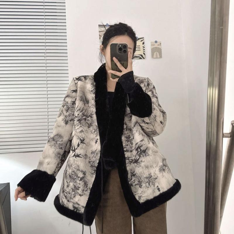 

Retro ink printing imitation fur jacket on both sides Winter women s cardigan L recommends 120-70kg