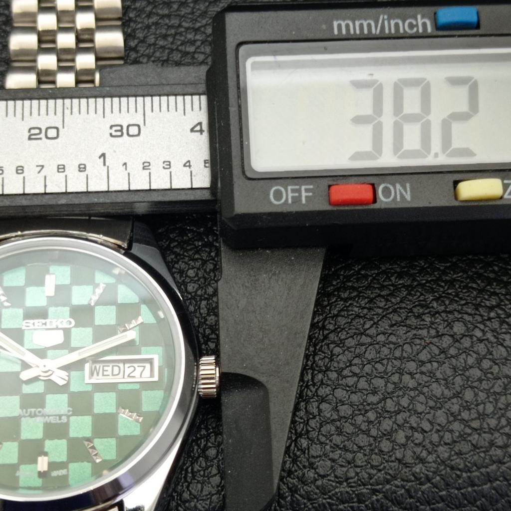 REFURBISHED SEIKO 5 AUTOMATIC MENS WATCH JAPAN MADE GREEN DIAL CUSTOM a440099-2 QV90-a440099