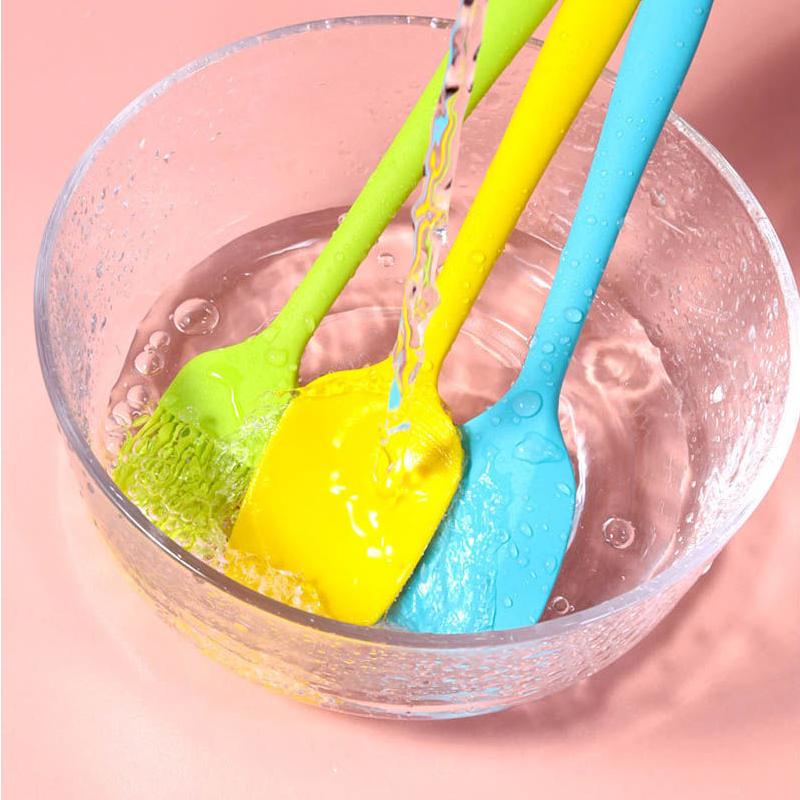 3Pcs Scraper Set One-piece Butter Cream Silicone Spatula Oil Brush High-temperature Resistant Baking Set Tool Kit