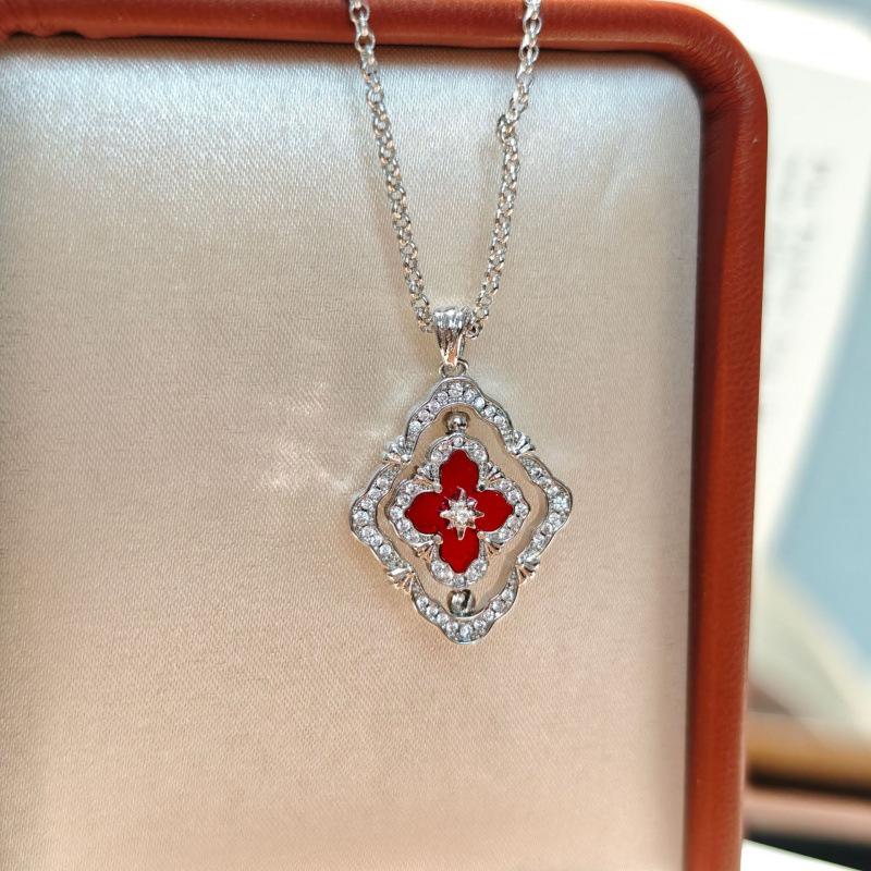 French Antique High-End Sense Versatile Rotating Double-Sided Four-Leaf Clover White Shell Necklace Light Luxury Design Court Style Collarbone Chain