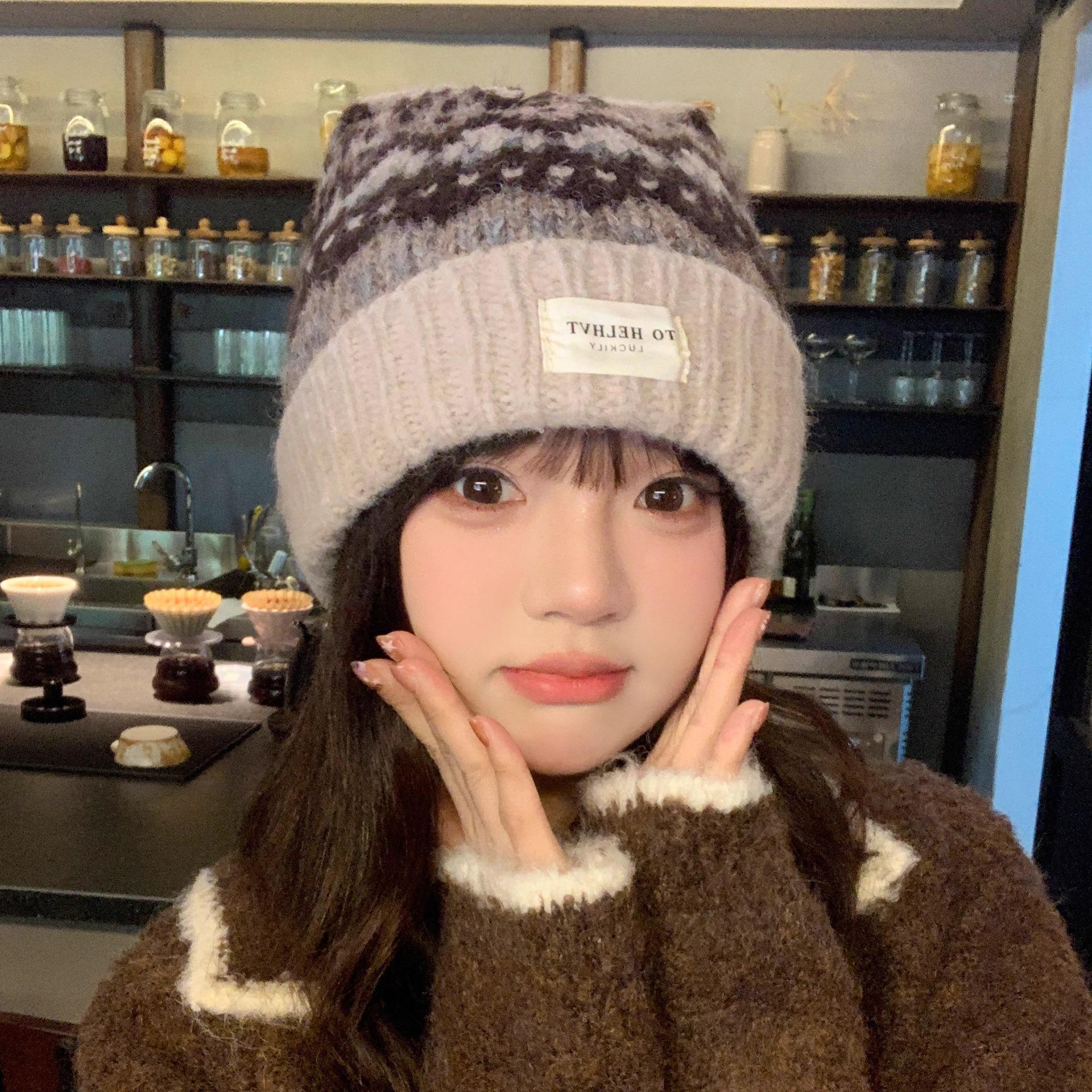 

Women s Retro Knitted Wool Beanie: Cozy Autumn/Winter Hat with Warm Ear Protection and Loose Fit.