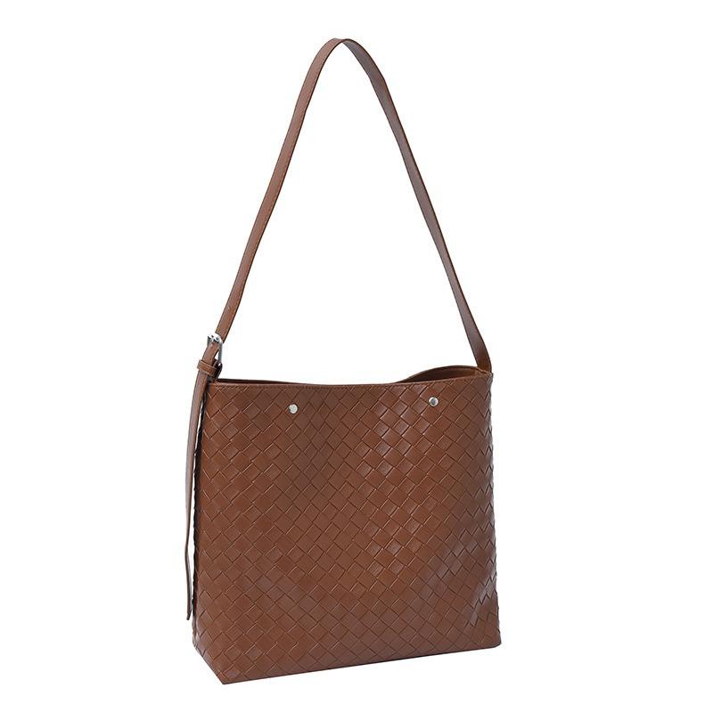 Woven Bag Women's Large-capacity New Autumn and Winter Casual Shoulder Messenger Bag Popular Bucket Bag