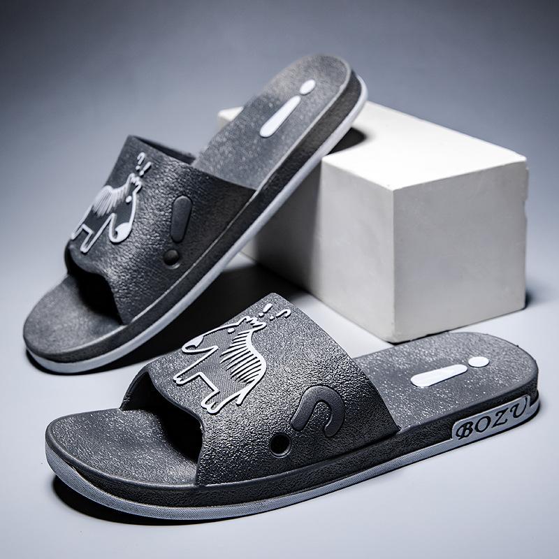 

2025 новые мультяшные тапочки большого размера летние с мягкой подошвой домашние комнатные тапочки для ванной прохладные тапочки мужские 52-53 серый