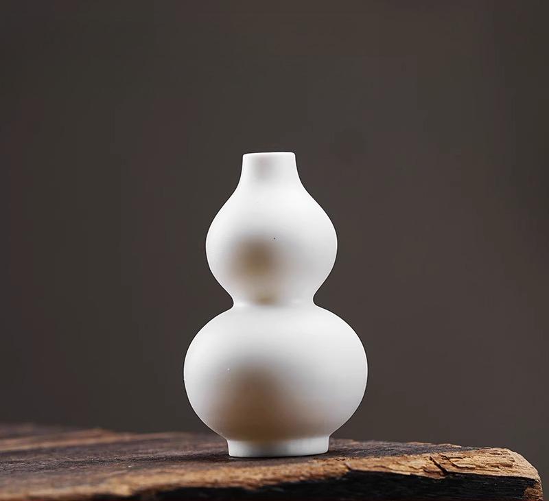 New Chinese Mini White Porcelain Flower Utensil, Ceramic Vase Zen Green Dill Copper Coin Grass Flower Insert White Water Flower