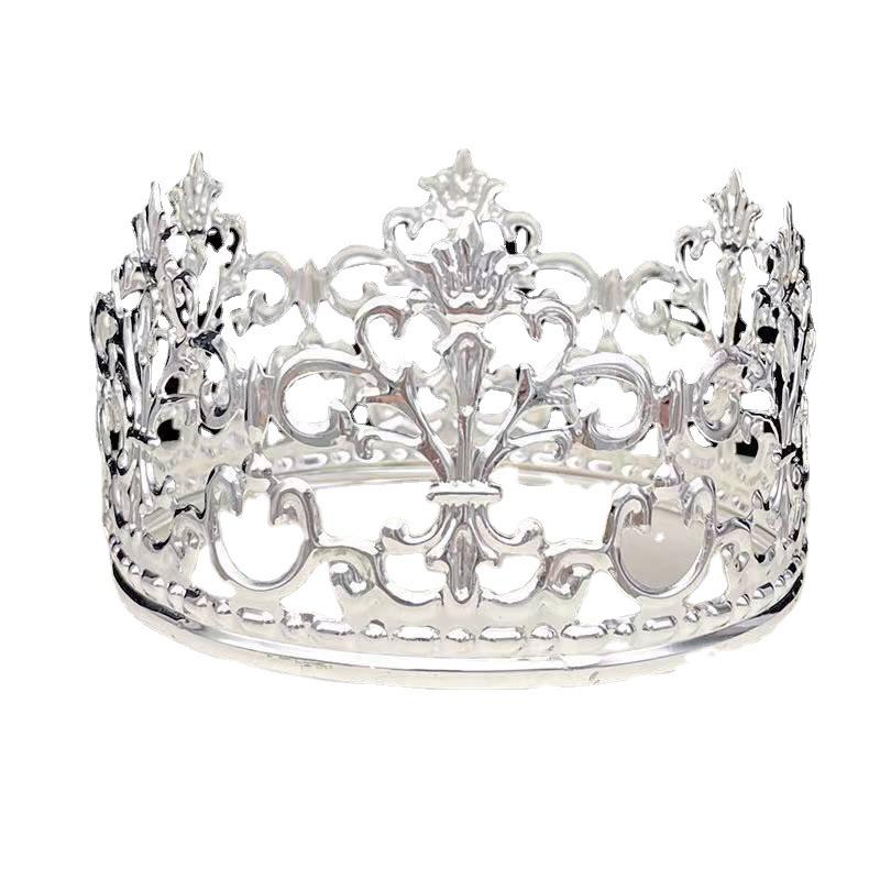 Elegant French Wrought Iron Queen Crown Ornament for Dessert Tables and Cake Decoration
