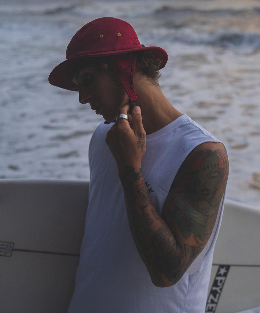 Bichiboikeomyu Surfing Surf Hat Red Candy
